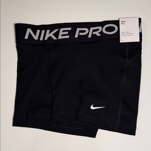 NWT Nike Pro black fitted workout shorts. Tight sz Small